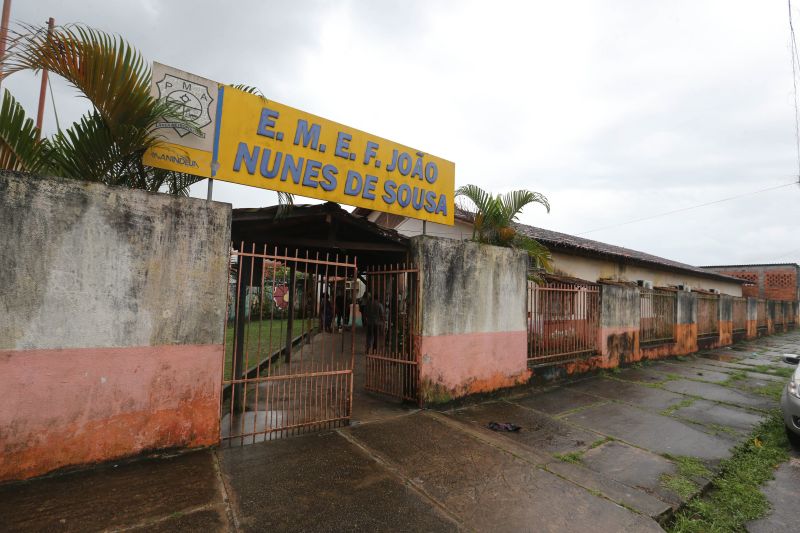 Assinatura de Ordem Serviço para reforma da escola João Nunes na passagem Santa Terezinha no bairro Coqueiro
