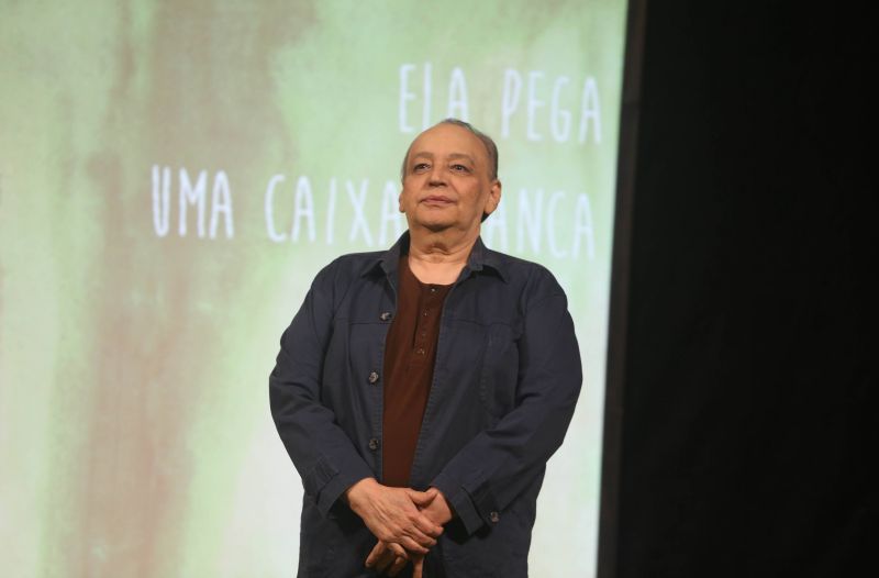 Teatro Municipal de Ananindeua apresentação do Ator Cacá Carvalho