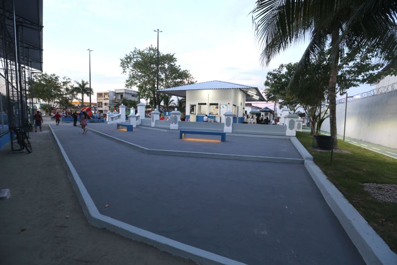 Entrega da Praça Tancredo Neves com Serviço de Reforma e Modernização bairro Coqueiro