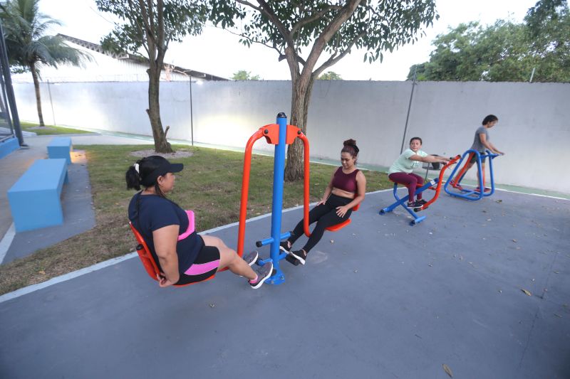 Entrega da Praça Tancredo Neves com Serviço de Reforma e Modernização bairro Coqueiro