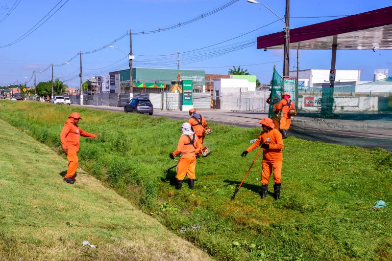 Limpeza da avenida Independência durante o mês de julho