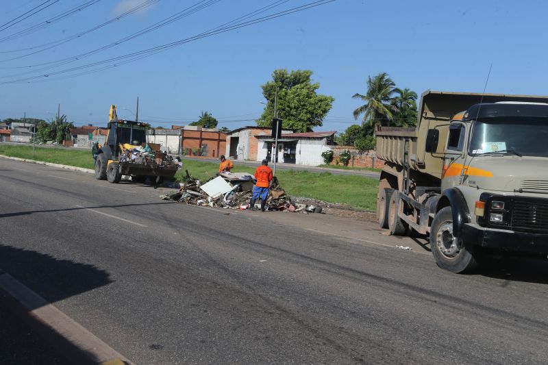 Mutirão da Limpeza na avenida Independência