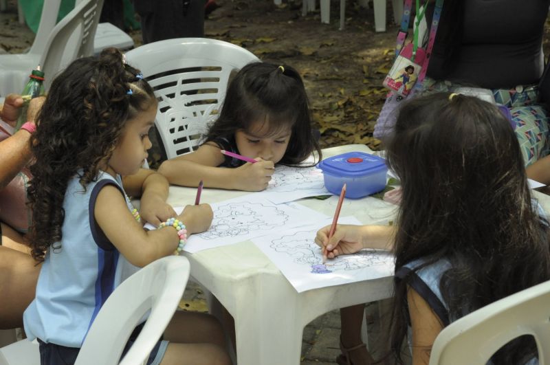 Atividades alusivas ao dia da árvore no Bosque Marajoara no conjunto Júlia Seffer