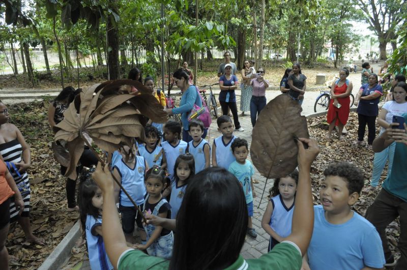 Atividades alusivas ao dia da árvore no Bosque Marajoara no conjunto Júlia Seffer