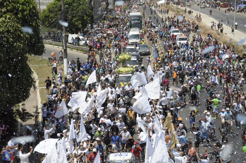 Imagens do traslado da imagem peregrina de nossa senhora de Nazaré em Ananindeua