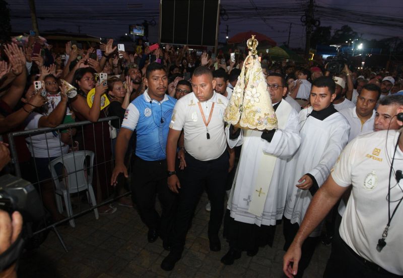 Imagens do traslado da imagem peregrina de nossa senhora de Nazaré em Ananindeua