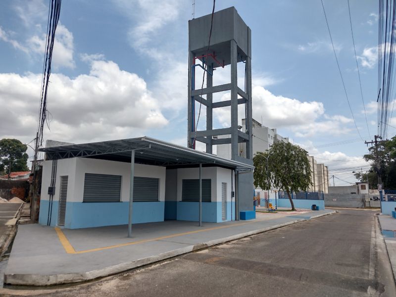 Imagens da praça Canindé na rua Ricardo Borges