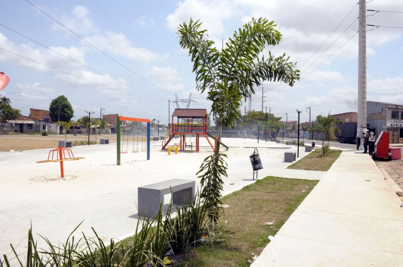 Praça Maria do Socorro de Souza Oliveira na avenida Tumucumaque no Curuçambá