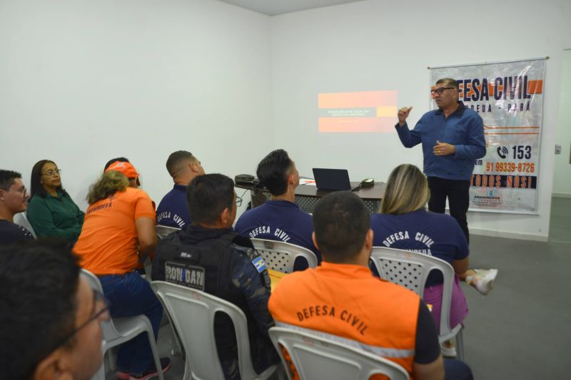 Curso de noções básicas de Defesa Civil