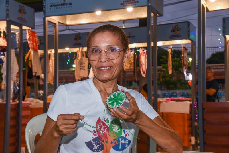 Oficina de crochê e imagens da feira do artesanato