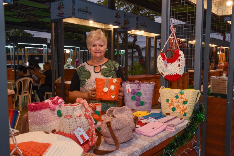 Oficina de crochê e imagens da feira do artesanato