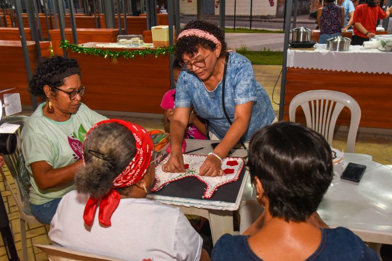 Oficina de crochê e imagens da feira do artesanato