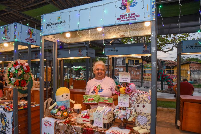 Oficina de crochê e imagens da feira do artesanato