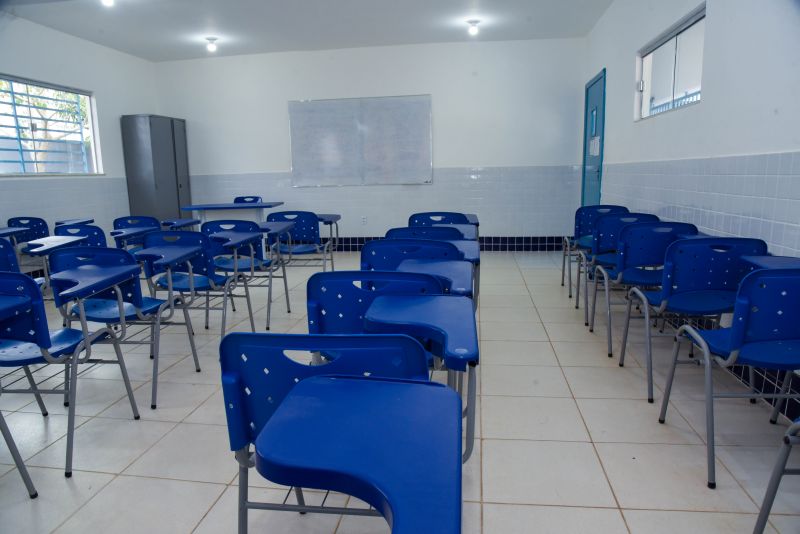 Ato de inauguração da escola Novo Cristo no bairro Icuí