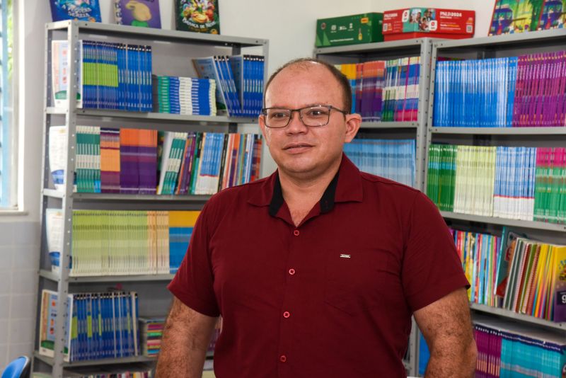 Ato de inauguração da escola Novo Cristo no bairro Icuí