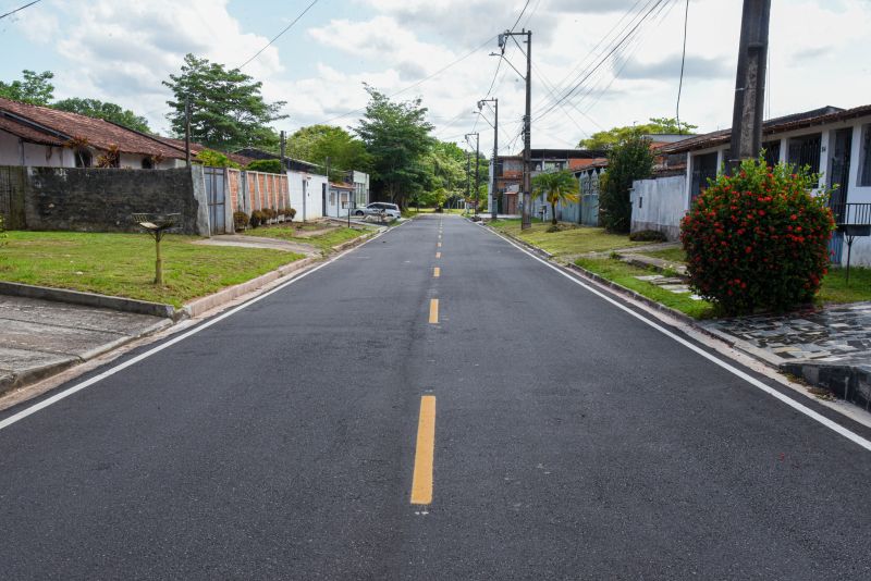 Imagens de apoio das ruas asfaltadas e com sinalização vertical e horizontal no conjunto Julia Seffer