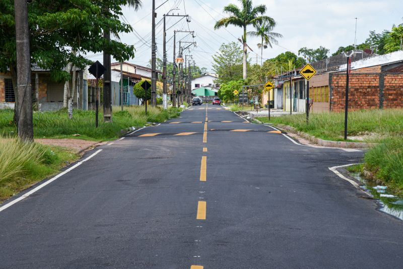 Imagens de apoio das ruas asfaltadas e com sinalização vertical e horizontal no conjunto Julia Seffer