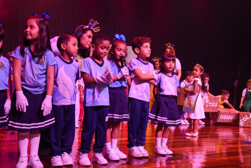 Apresentação da CMREI Maria Alzenira Pinheiro Canavarro, com o tema Orgulho De Ser Anani