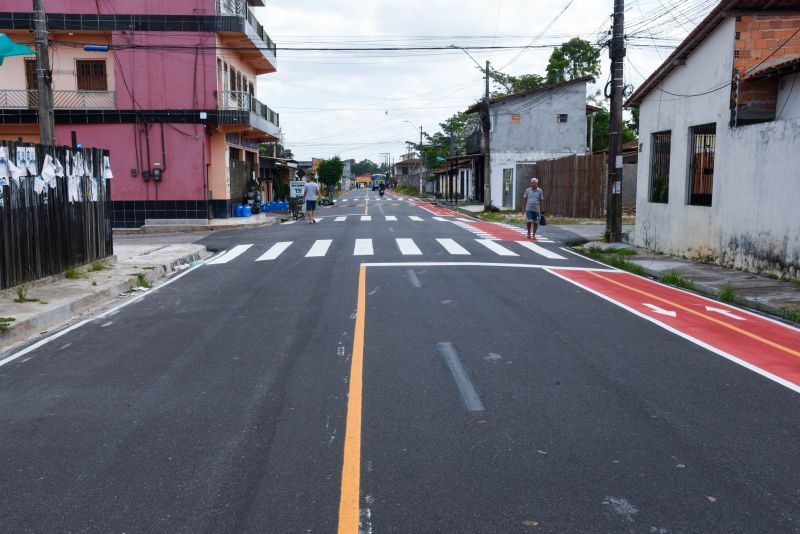 Imagens da revitalização de sinalização na Av Principal do Icuí Guajará