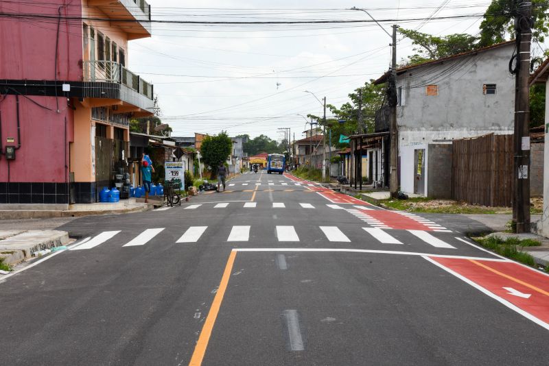 Imagens da revitalização de sinalização na Av Principal do Icuí Guajará