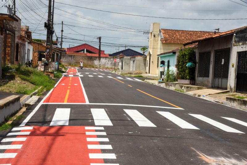 Imagens da revitalização de sinalização na Av Principal do Icuí Guajará