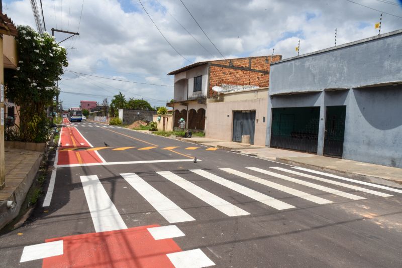 Imagens da revitalização de sinalização na Av Principal do Icuí Guajará