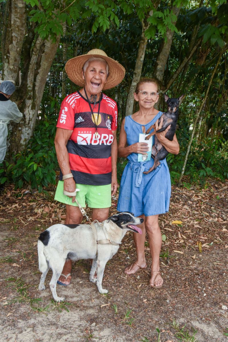 Vacinação de Pets, cães e gatos no Bosque Uirapuru no conjunto Julia Seffer