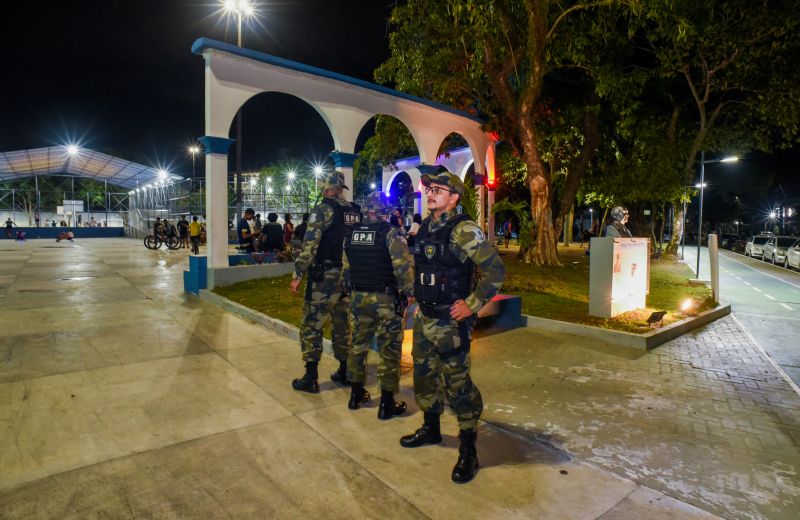 Imagens noturna da praça Tancredo Neves na Cidade Nova