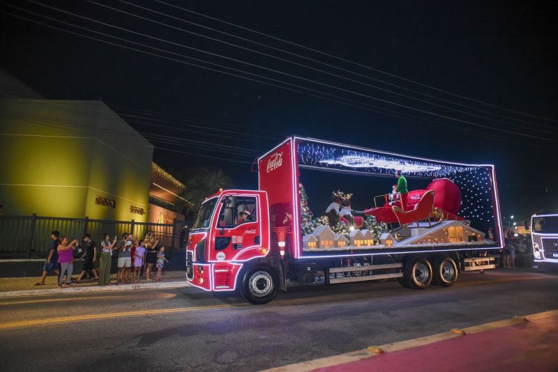 Caravana do Papai Noel e Coca Cola no Parque Vila Maguary