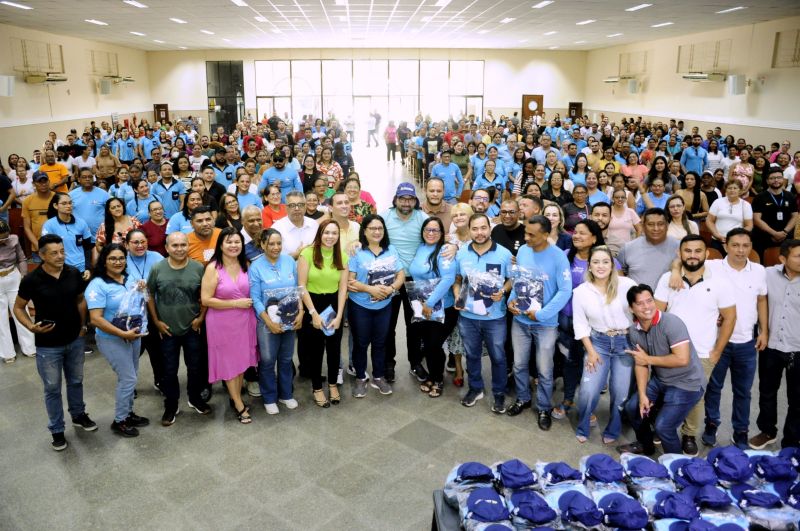 Entrega de Uniformes para 750 agentes comunitários de Saúde ACS