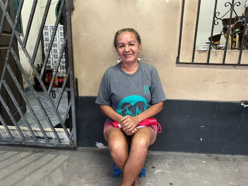 Suely Lima, moradora há 22 anos do Una, uma das 1.353 pessoas que receberam o título de suas propriedades.