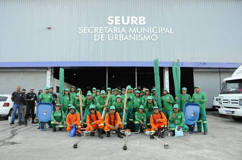 Secretaria Municipal de Serviços Urbanos realiza entrega de kits e uniformes de limpeza urbana
