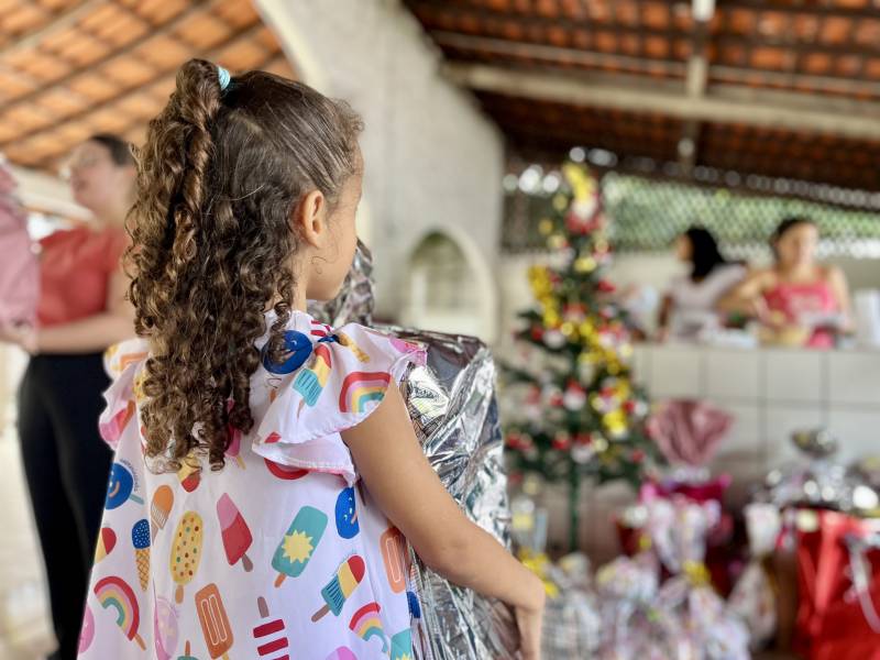 Ação Natalina leva alegria a crianças, adolescentes e idosos das casas municipais de acolhimento de Ananindeua