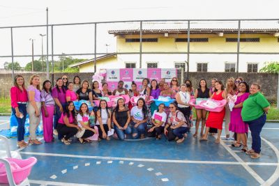 No Dia da Mulher Prefeitura realiza entrega de kits do Programa "Mãe Ananin"