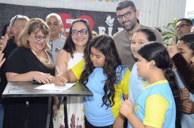 Prefeitura assina ordem de serviço para ampliar as instalações da Escola Hermínio Calvinho Filho 