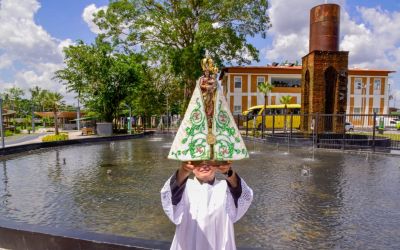 Muita emoção no decorrer da passagem da imagem peregrina de Nossa Senhora de Nazaré pelas secretarias municipais de Ananindeua