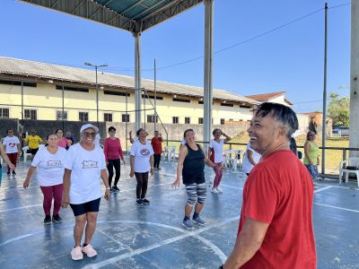 Aulas de FitDance promovem bem-estar para idosos atendidos pelo CRAS Estrela Ananin   