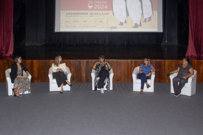 Debate no Teatro Municipal de Ananindeua promove reflexões sobre lutas femininas inspirado no longa "O bem virá"