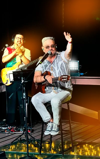 Cantor Mário Mouzinho celebra 40 anos de carreira com show especial no Teatro Municipal de Ananindeua