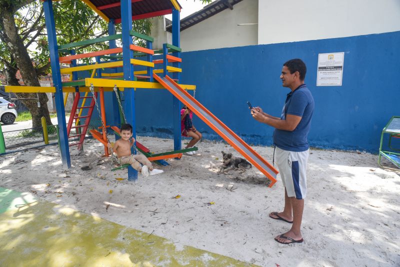 Imagens da praça Maria das Dores Santos Sousa no bairro do Curuçambá