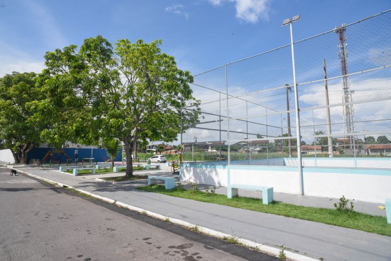 Imagens da praça Maria das Dores Santos Sousa no bairro do Curuçambá