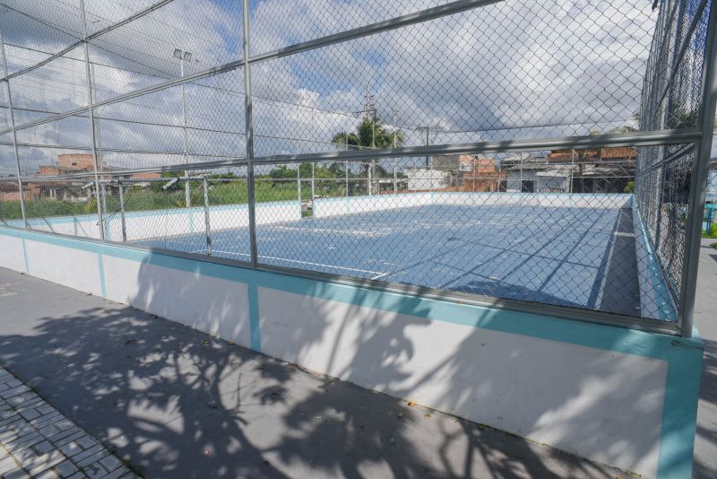 Imagens da praça Maria das Dores Santos Sousa no bairro do Curuçambá