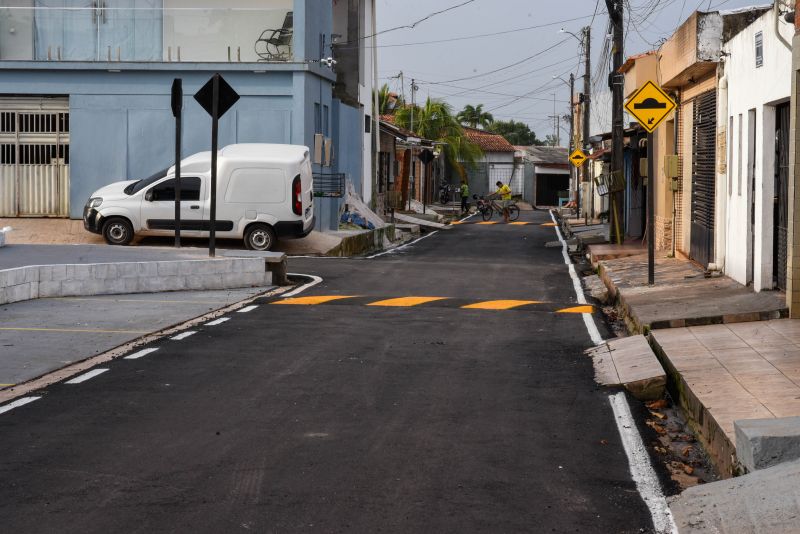 Inauguração das ruas pavimentadas e com sinalização horizontal e vertical, alamedas 11,12,13,14 e 16 no conjunto Sabiá no bairro 40 Horas