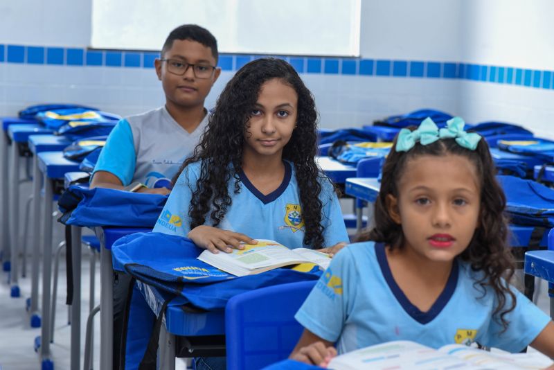 Inauguração da EMEF Maria Estelita Barbosa da Silva, no conjunto Gira Sol bairro Águas Brancas