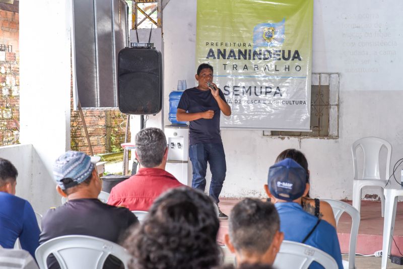 Entrega de matrizes de aves e ração para Agricultores e Quilombos das Ilhas de Ananindeua