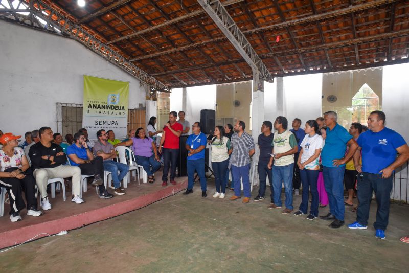 Entrega de matrizes de aves e ração para Agricultores e Quilombos das Ilhas de Ananindeua