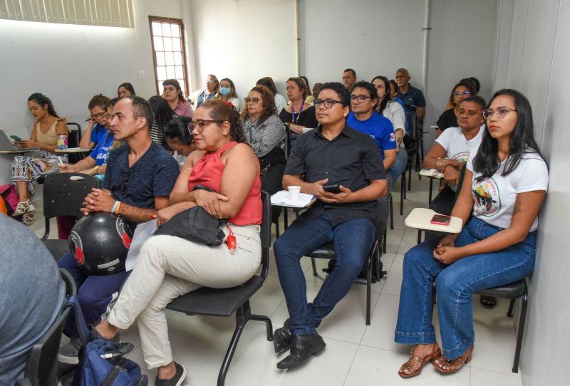 Oficina do Programa Alimenta Cidades, sobre segurança alimentar e estratégias de apoio á agricultura familiar
