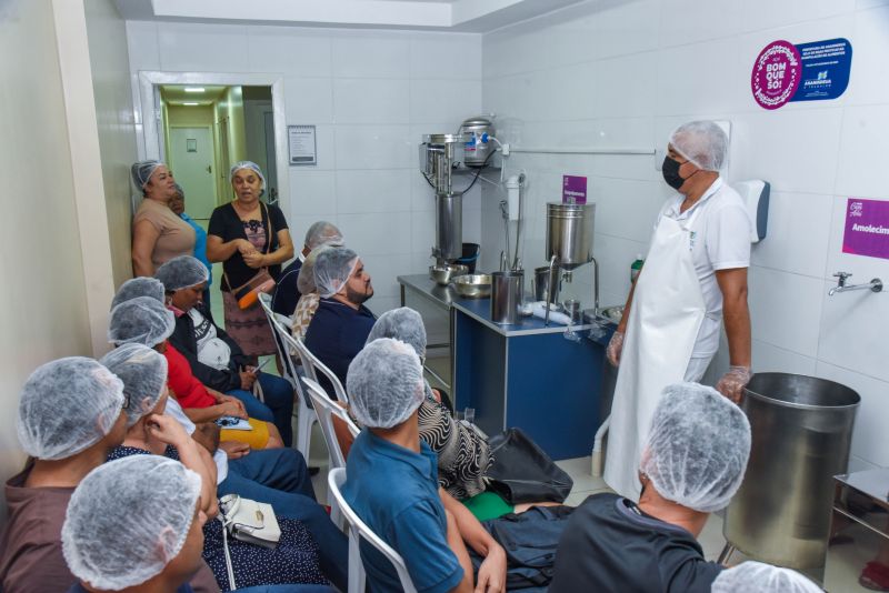 Imagens da capacitação para batedores de açaí de Ananindeua