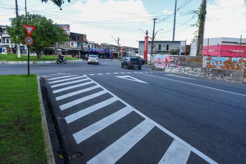 Revitalização da sinalização horizontal da via na avenida Dom Vicente Zico