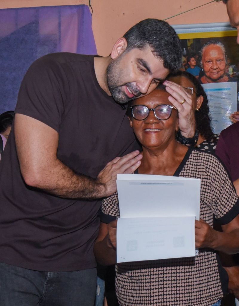 Entrega de Certidão de Imóveis para moradores do Jaderlândia ll